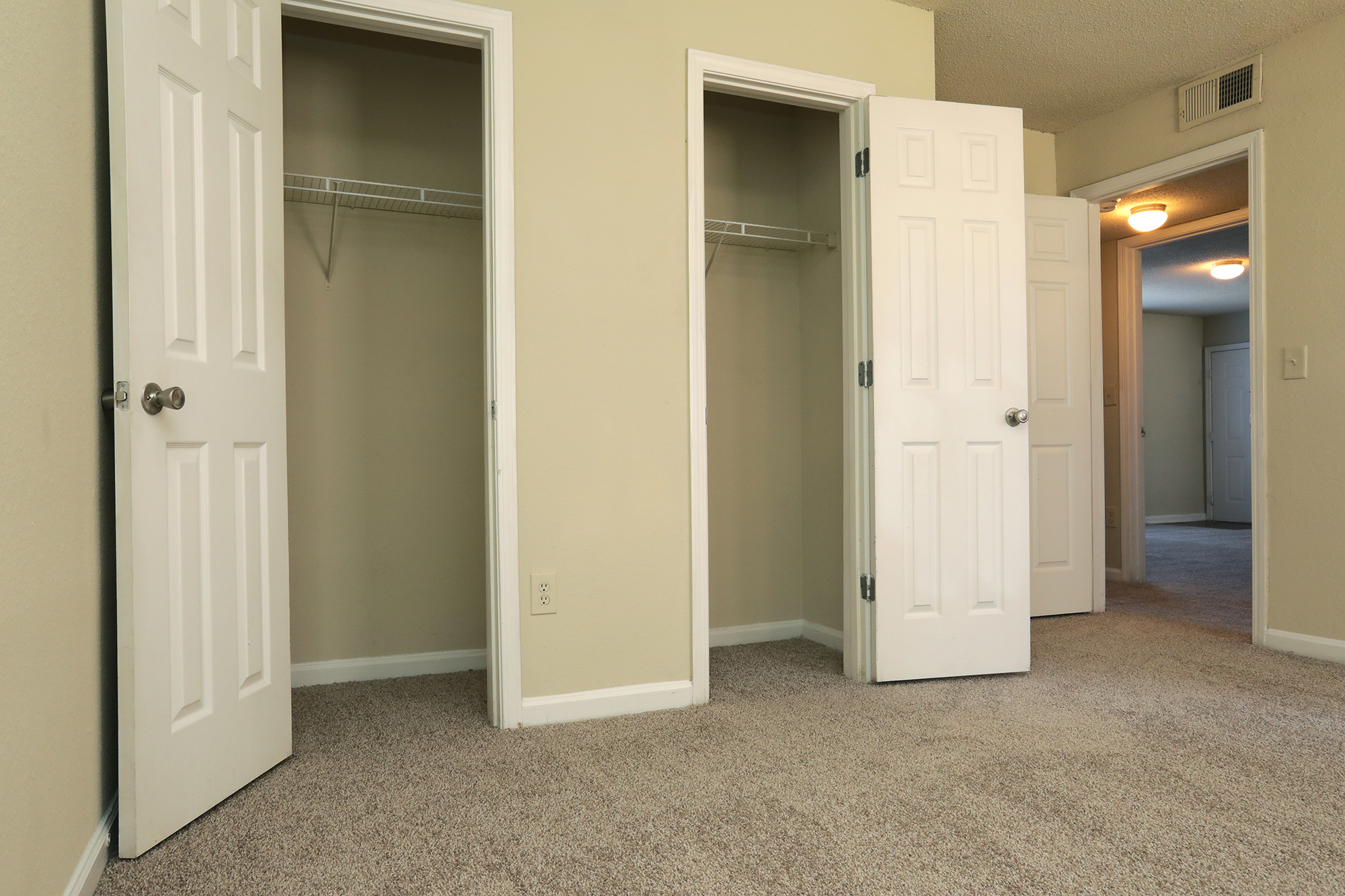 The Terraces & Highbury Court The Multifamily Advisory Group at